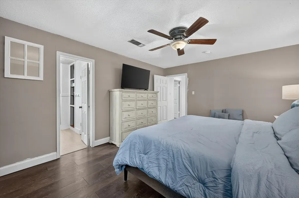 8920 Kincaid Drive Benbrook TX 76116