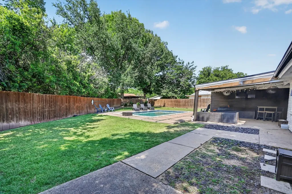 8920 Kincaid Drive Benbrook TX 76116