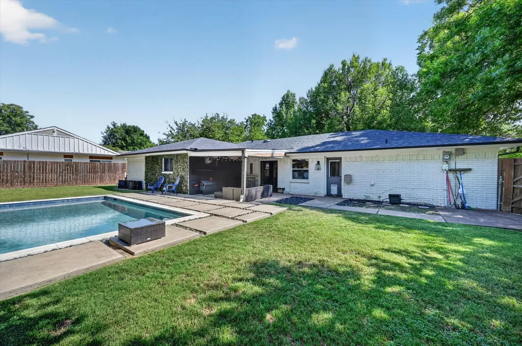 8920 Kincaid Drive Benbrook TX 76116