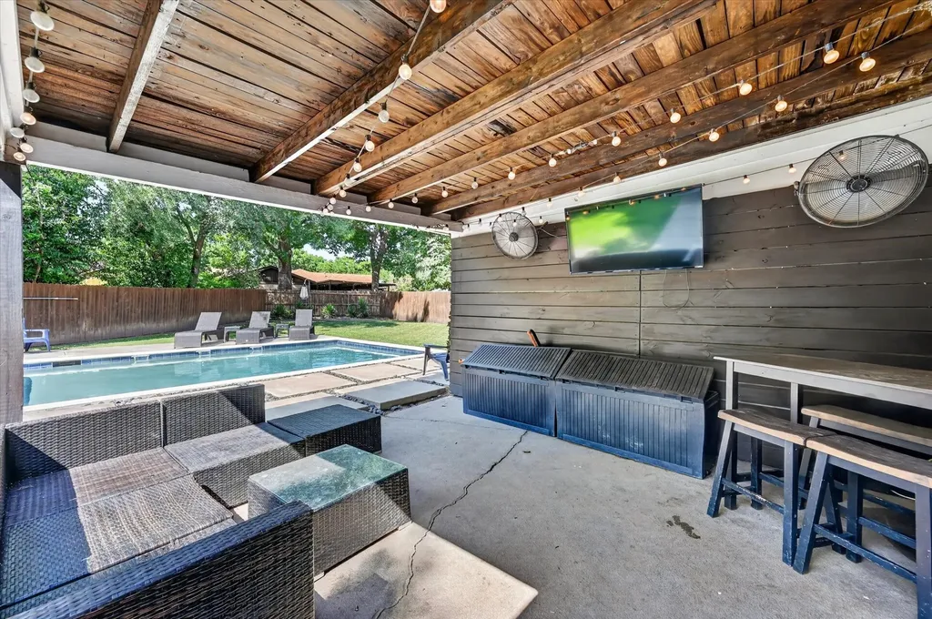 8920 Kincaid Drive Benbrook TX 76116