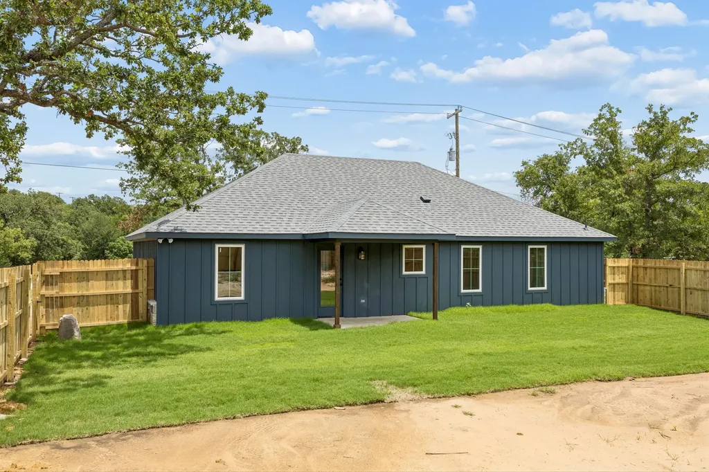 421 Hamilton Road Mineral Wells TX 76067