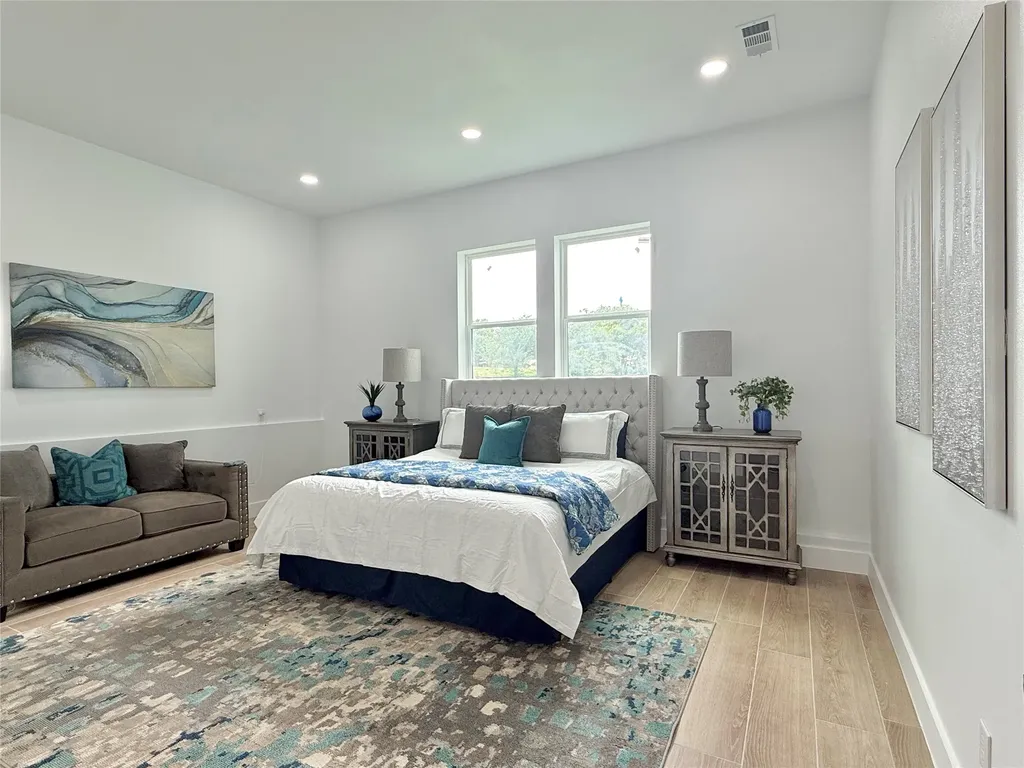 210 Silverleaf Drive Fort Worth TX 76112