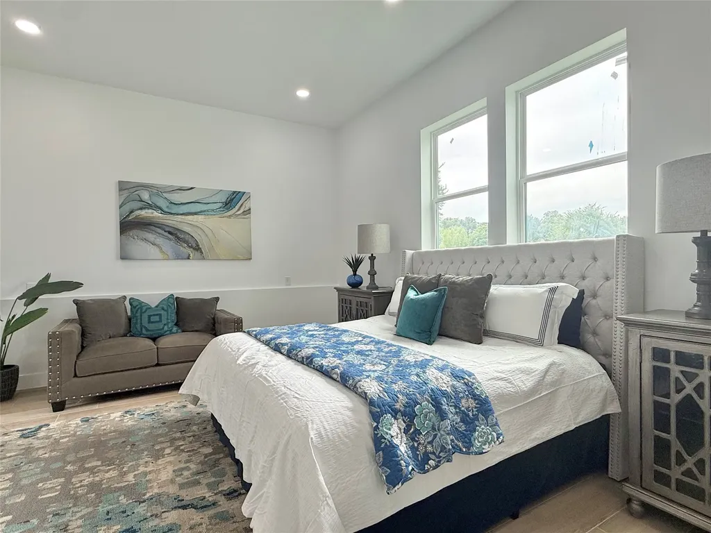 210 Silverleaf Drive Fort Worth TX 76112