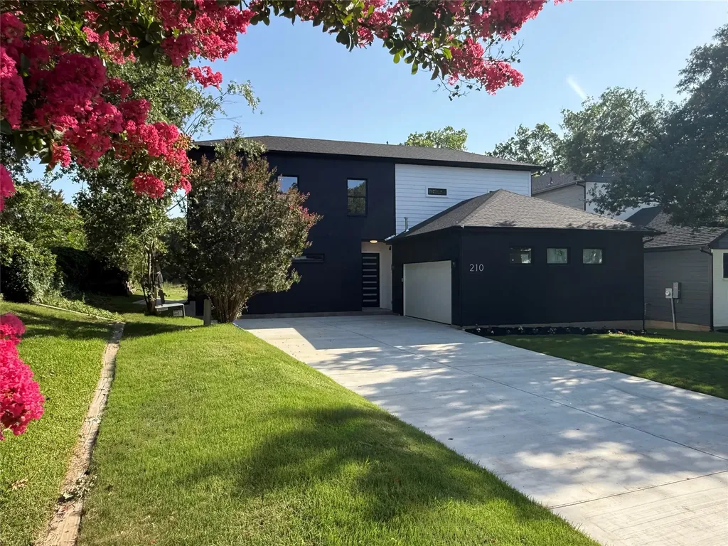 210 Silverleaf Drive Fort Worth TX 76112