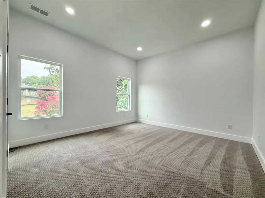 210 Silverleaf Drive Fort Worth TX 76112