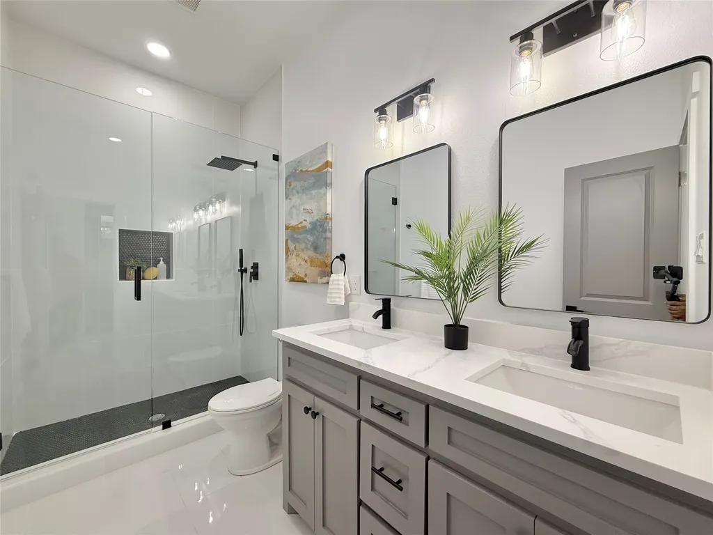 210 Silverleaf Drive Fort Worth TX 76112