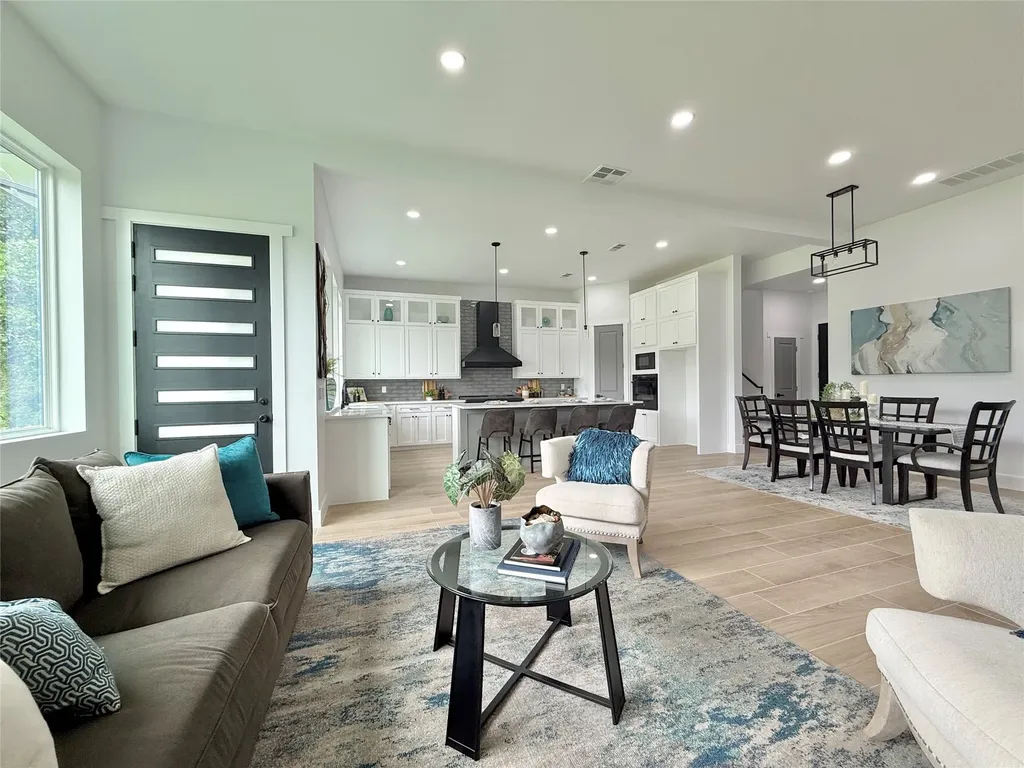 210 Silverleaf Drive Fort Worth TX 76112