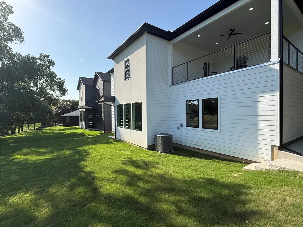 210 Silverleaf Drive Fort Worth TX 76112