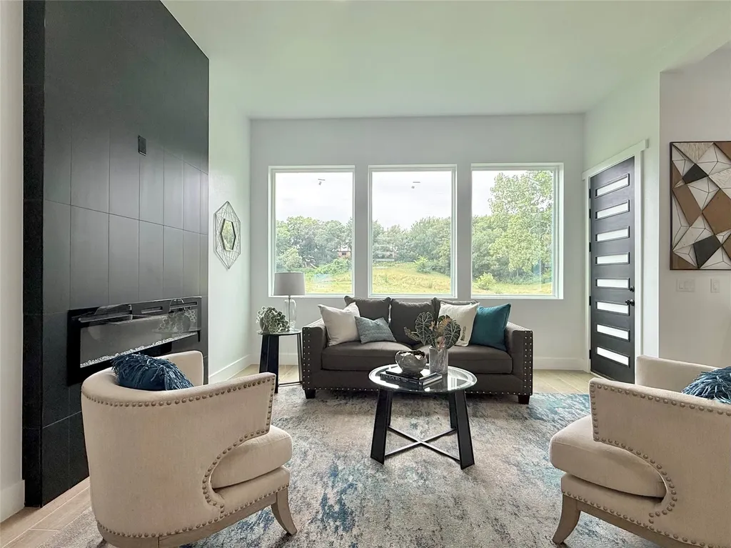 210 Silverleaf Drive Fort Worth TX 76112