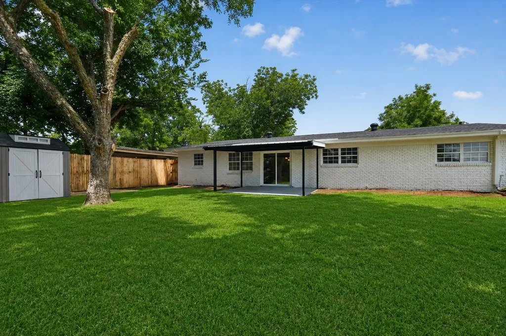 1301 Manor Drive Cleburne TX 76033