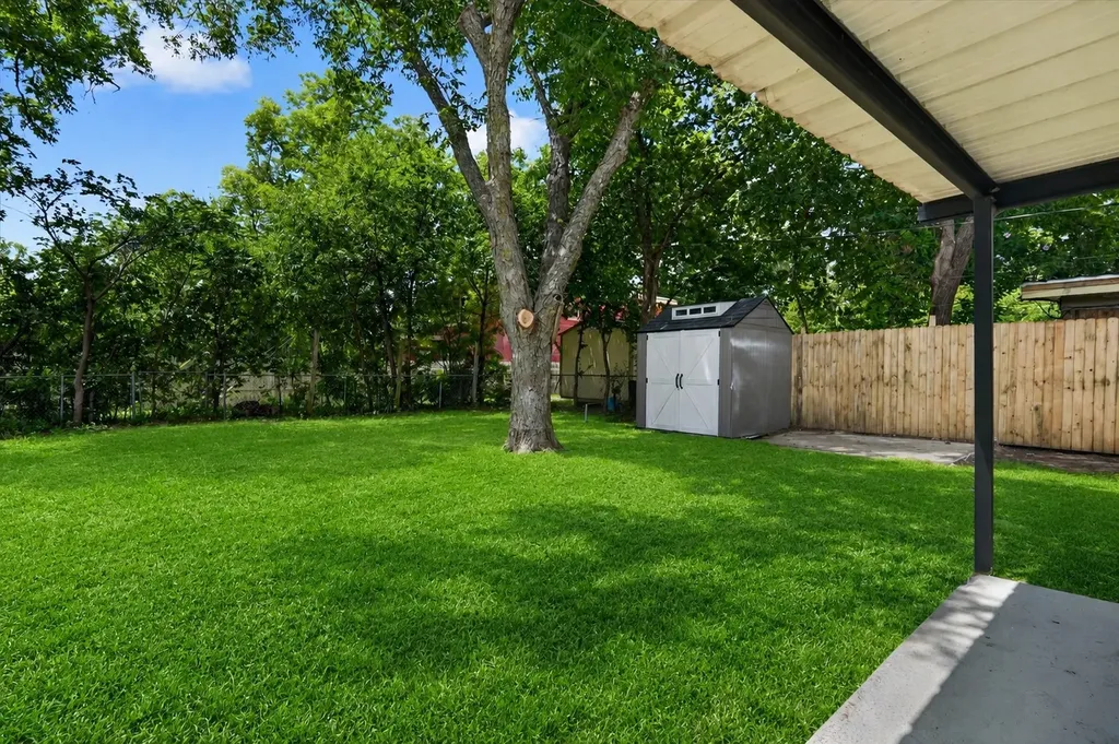 1301 Manor Drive Cleburne TX 76033