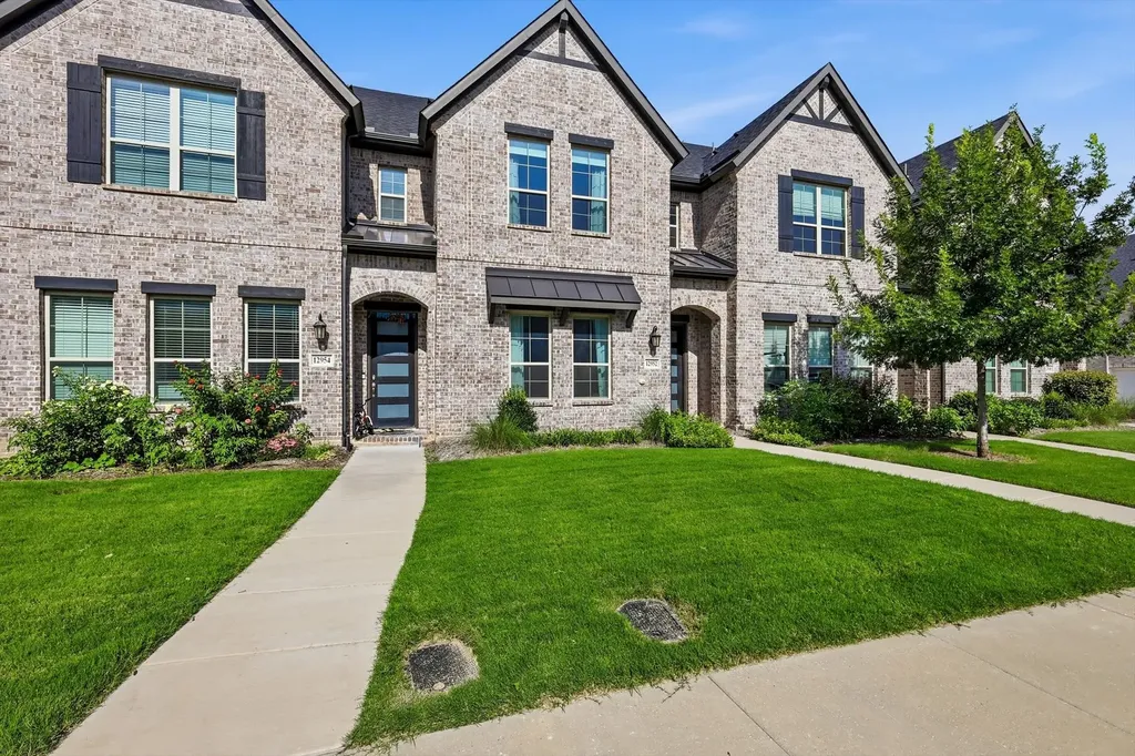 12952 Wymeth Drive Farmers Branch TX 75234
