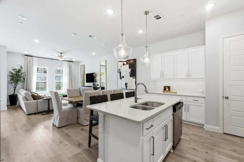 12952 Wymeth Drive Farmers Branch TX 75234