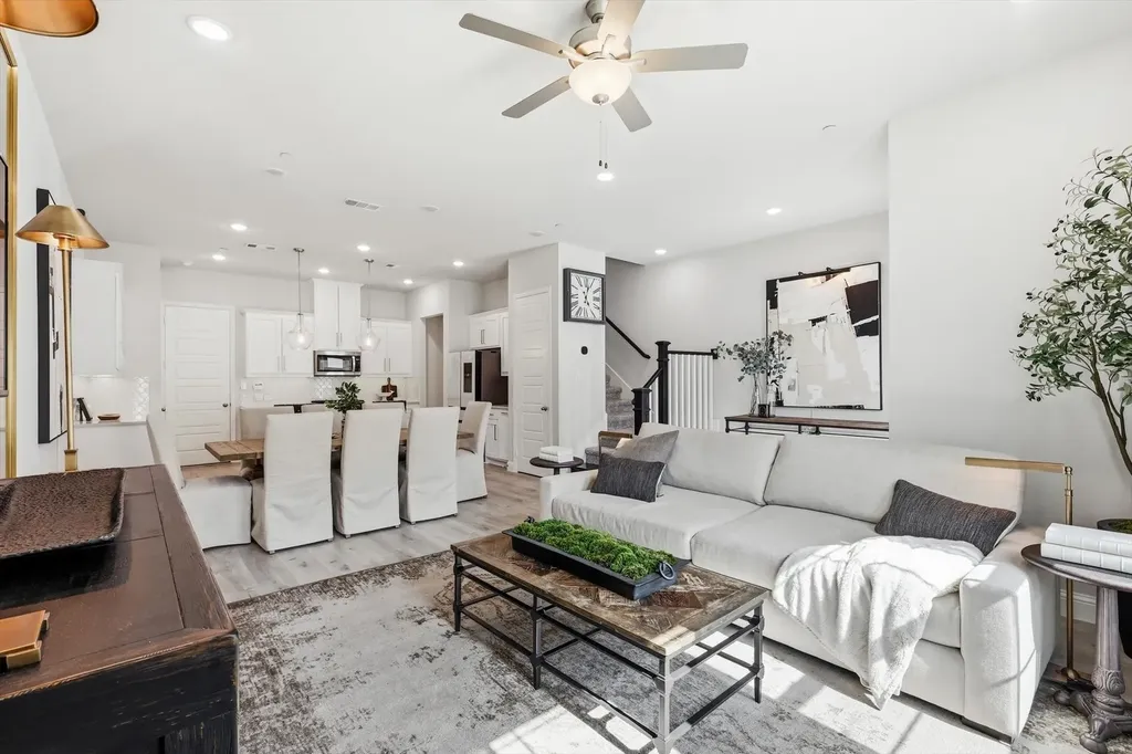 12952 Wymeth Drive Farmers Branch TX 75234