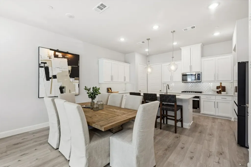 12952 Wymeth Drive Farmers Branch TX 75234
