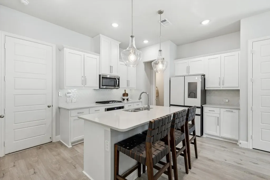 12952 Wymeth Drive Farmers Branch TX 75234
