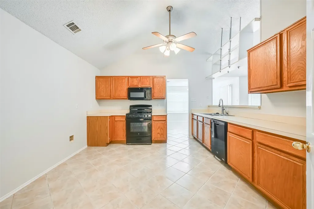 2822 White Oak Drive Grand Prairie TX 75052