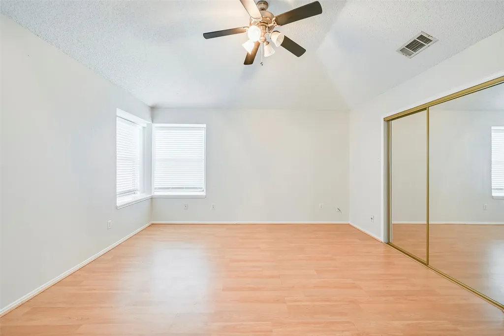2822 White Oak Drive Grand Prairie TX 75052