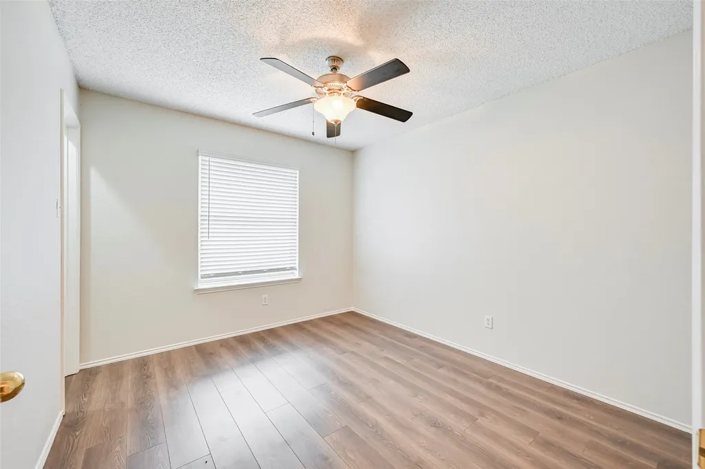 2822 White Oak Drive Grand Prairie TX 75052
