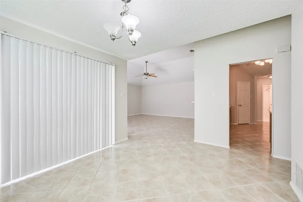 2822 White Oak Drive Grand Prairie TX 75052