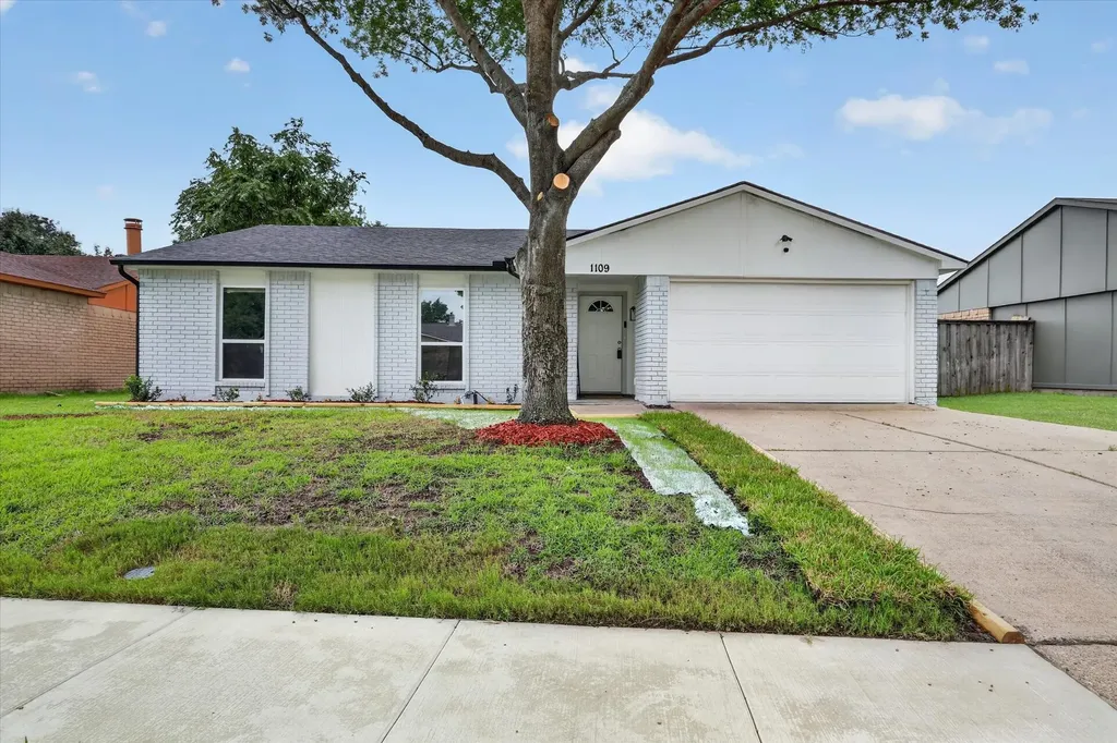 1109 Coffeyville Trail Grand Prairie TX 75052