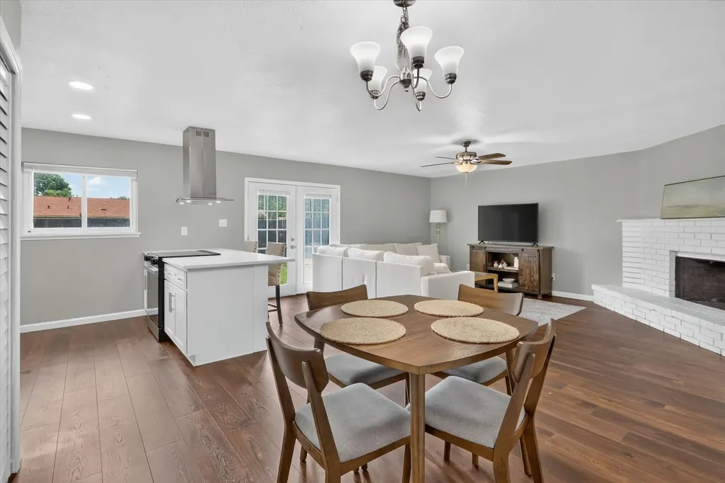 1109 Coffeyville Trail Grand Prairie TX 75052