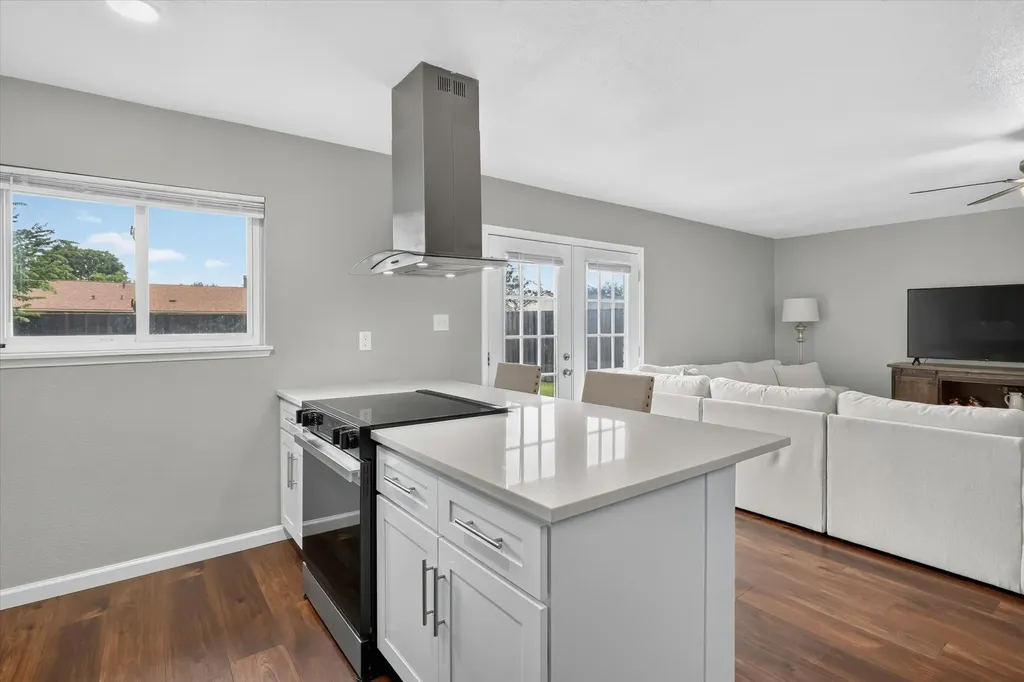 1109 Coffeyville Trail Grand Prairie TX 75052