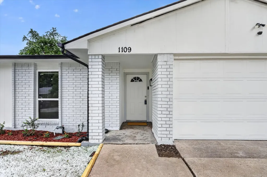 1109 Coffeyville Trail Grand Prairie TX 75052