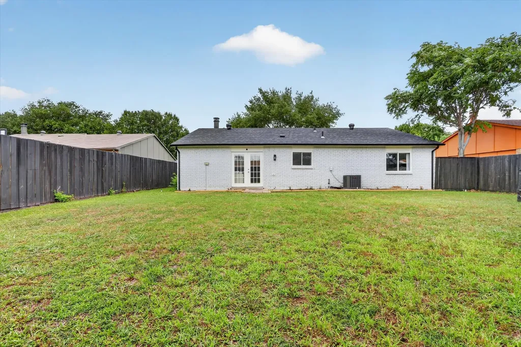 1109 Coffeyville Trail Grand Prairie TX 75052