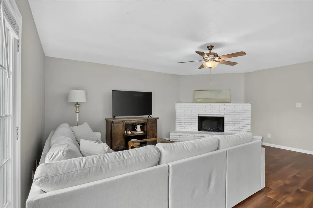 1109 Coffeyville Trail Grand Prairie TX 75052
