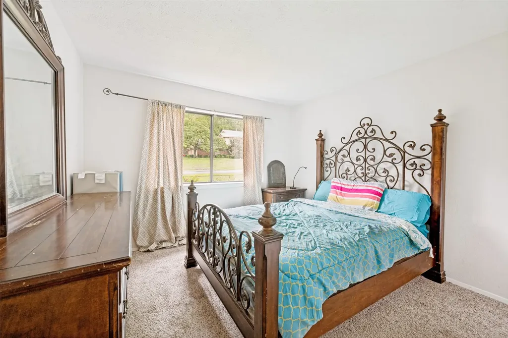 2512 Winding Hollow Lane Arlington TX 76006