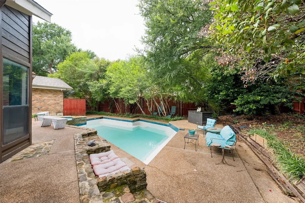 2512 Winding Hollow Lane Arlington TX 76006