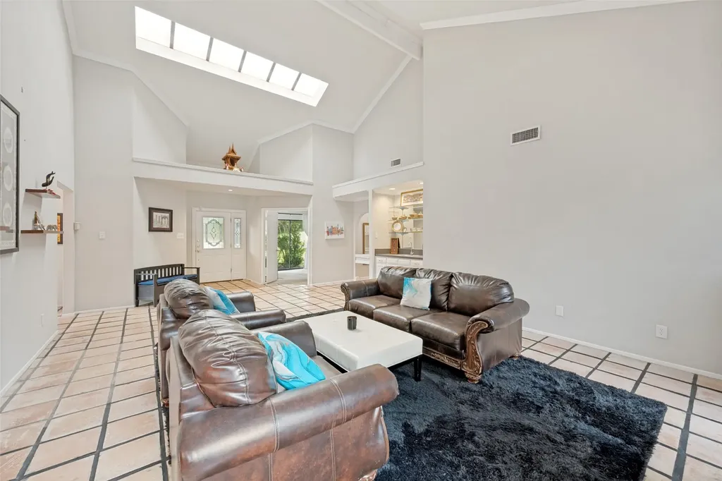2512 Winding Hollow Lane Arlington TX 76006