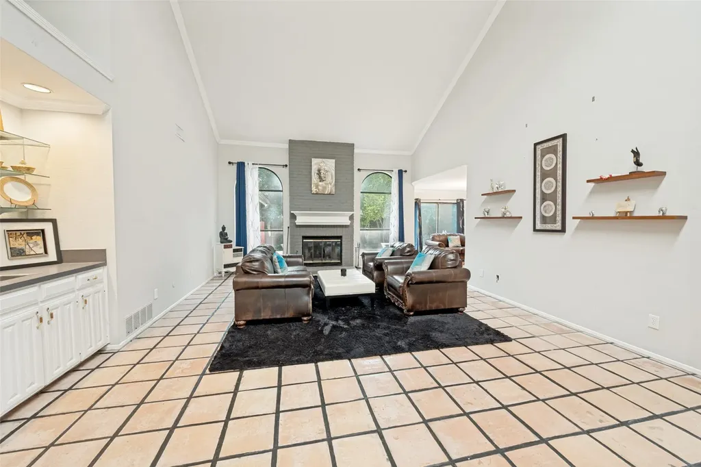2512 Winding Hollow Lane Arlington TX 76006