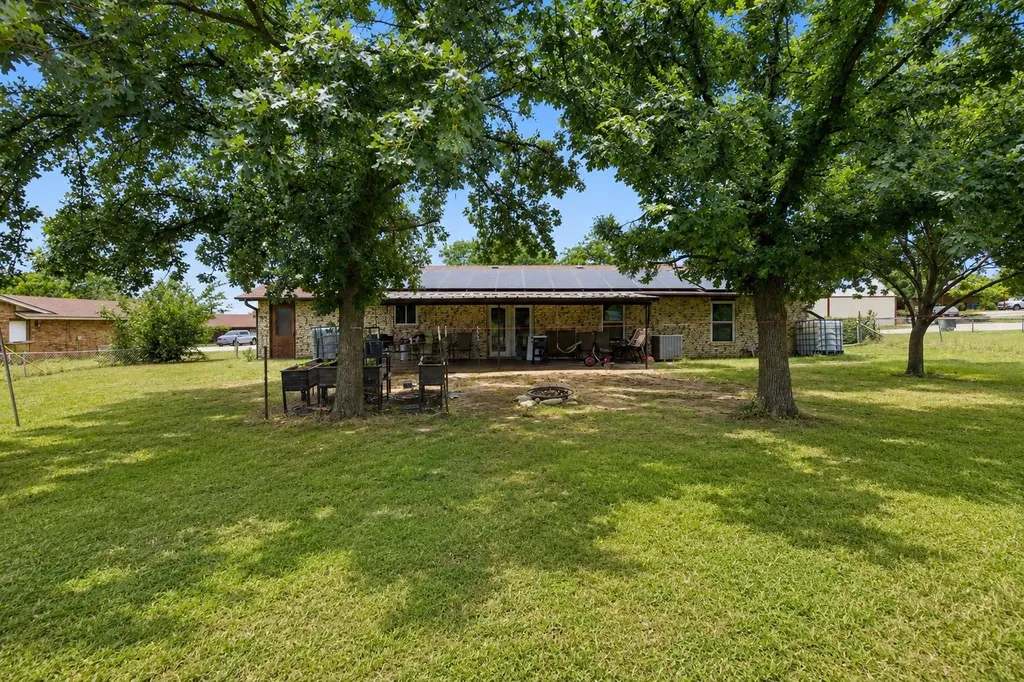 119 Dennis Street Jacksboro TX 76458