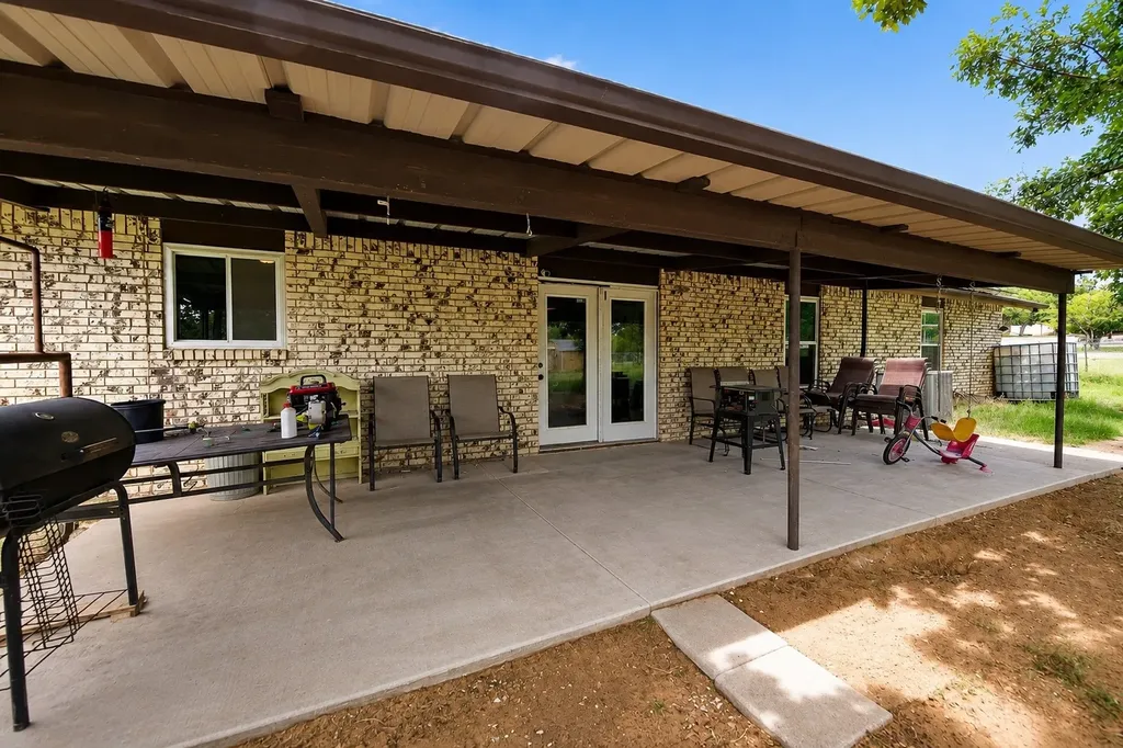 119 Dennis Street Jacksboro TX 76458