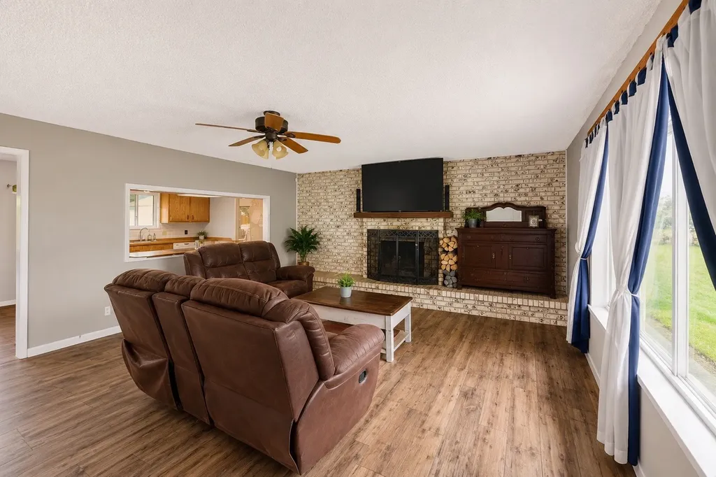 119 Dennis Street Jacksboro TX 76458