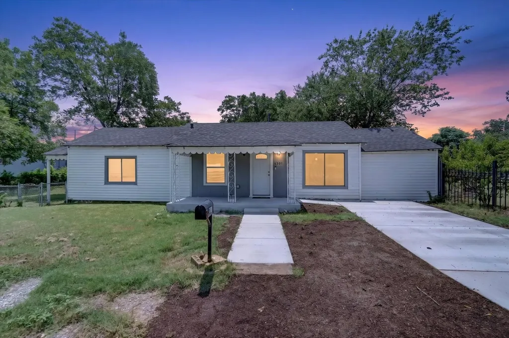 5301 Scoggins Street Sansom Park TX 76114