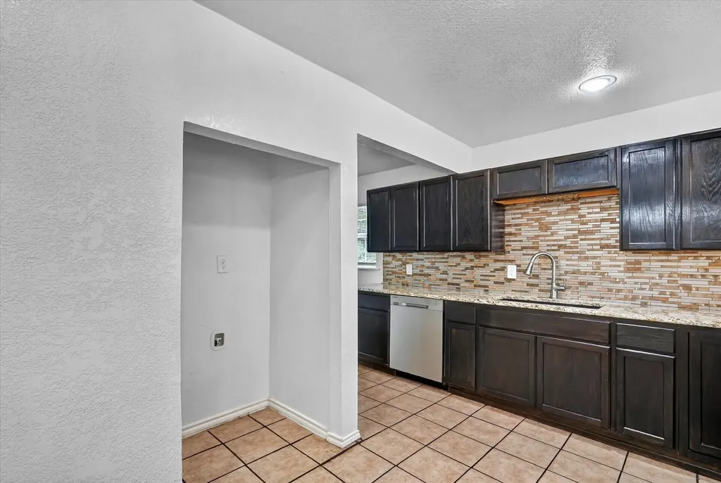 5301 Scoggins Street Sansom Park TX 76114