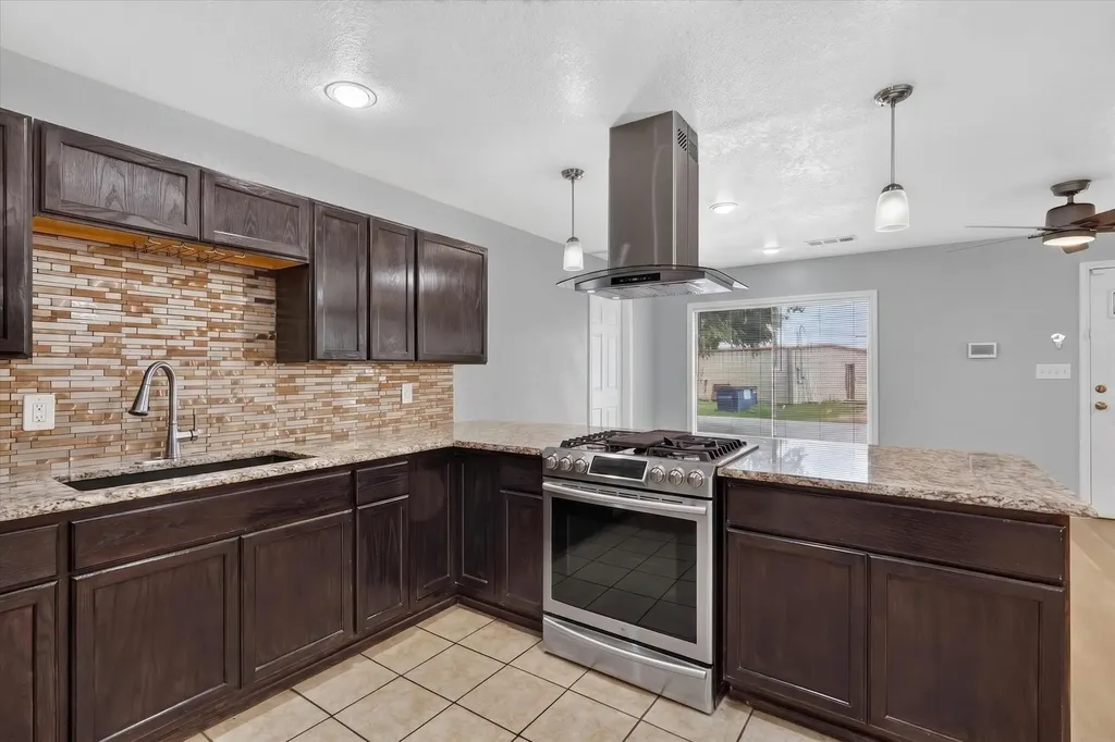 5301 Scoggins Street Sansom Park TX 76114
