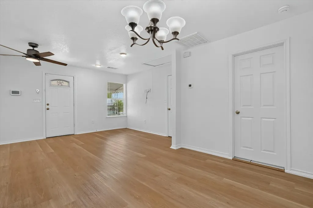 5301 Scoggins Street Sansom Park TX 76114