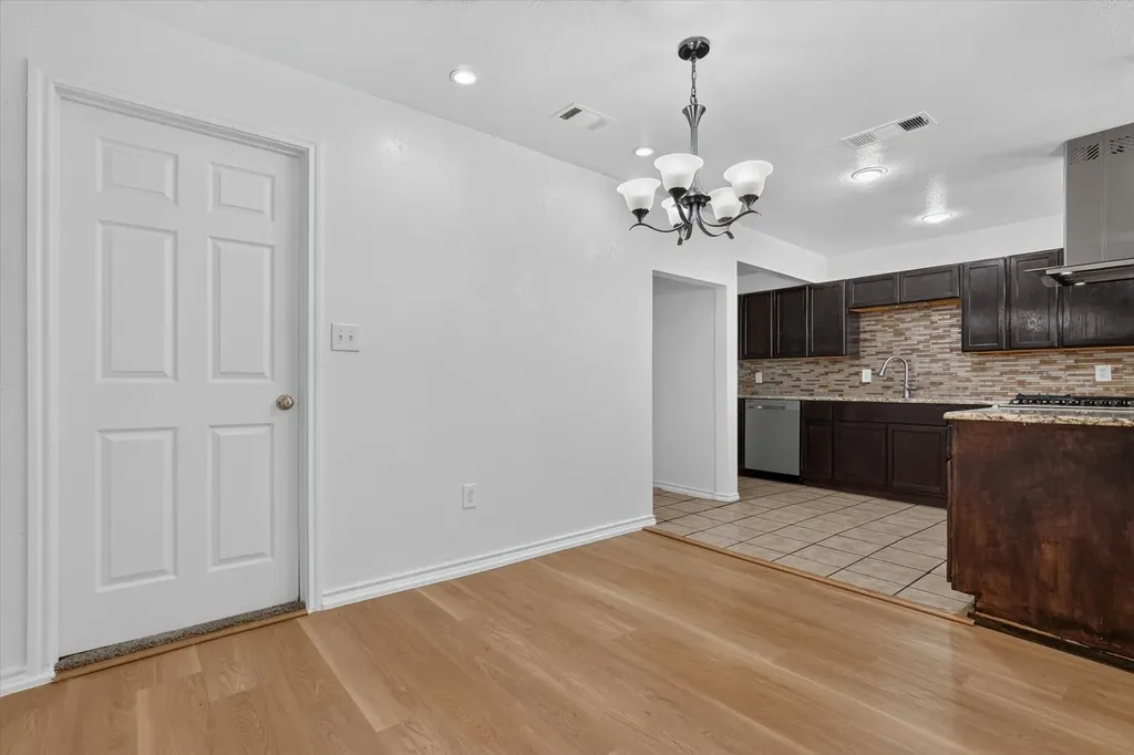 5301 Scoggins Street Sansom Park TX 76114