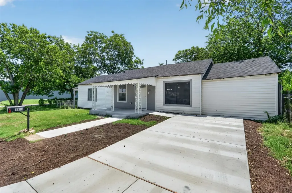 5301 Scoggins Street Sansom Park TX 76114