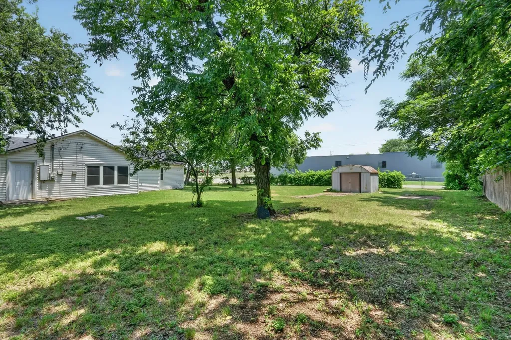 5301 Scoggins Street Sansom Park TX 76114