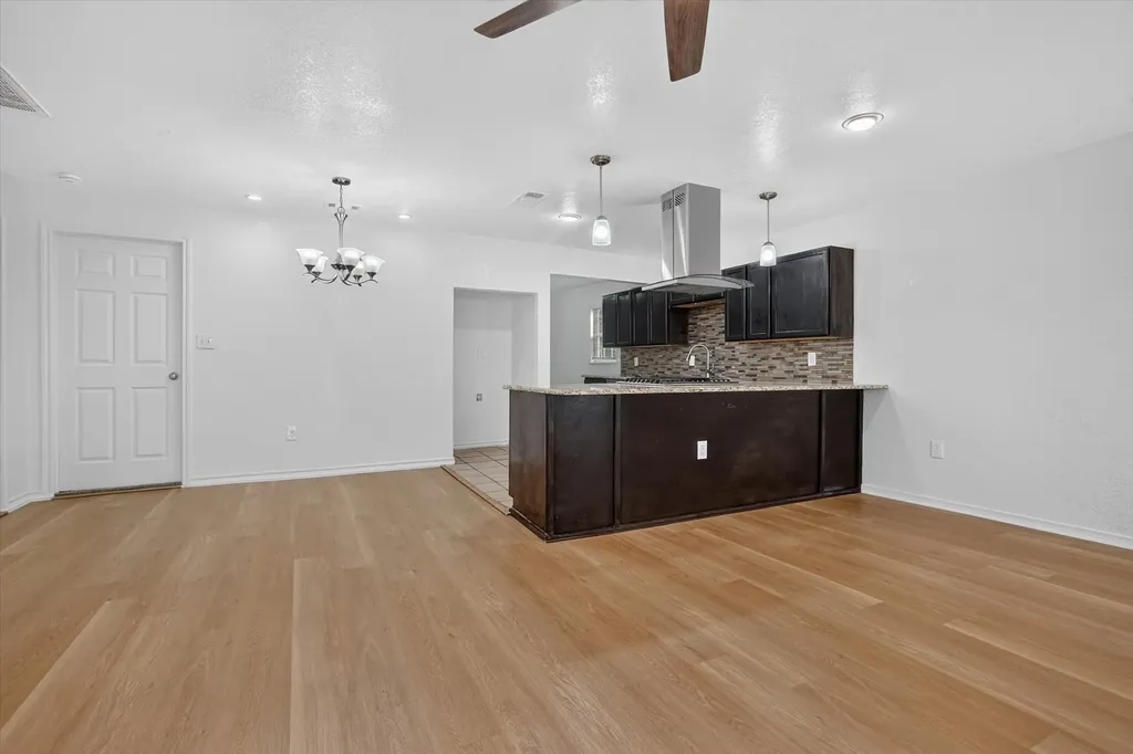 5301 Scoggins Street Sansom Park TX 76114