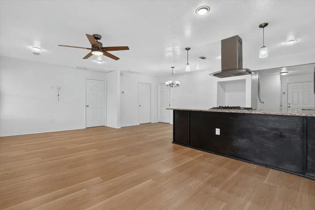 5301 Scoggins Street Sansom Park TX 76114
