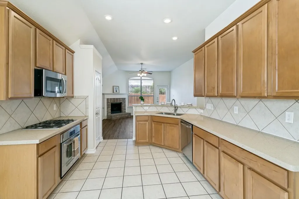 3412 Furlong Way Fort Worth TX 76244
