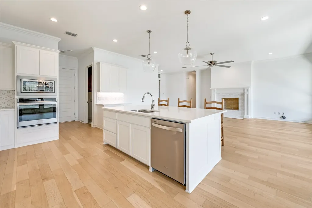 11049 Hawkins Home Boulevard Benbrook TX 76126