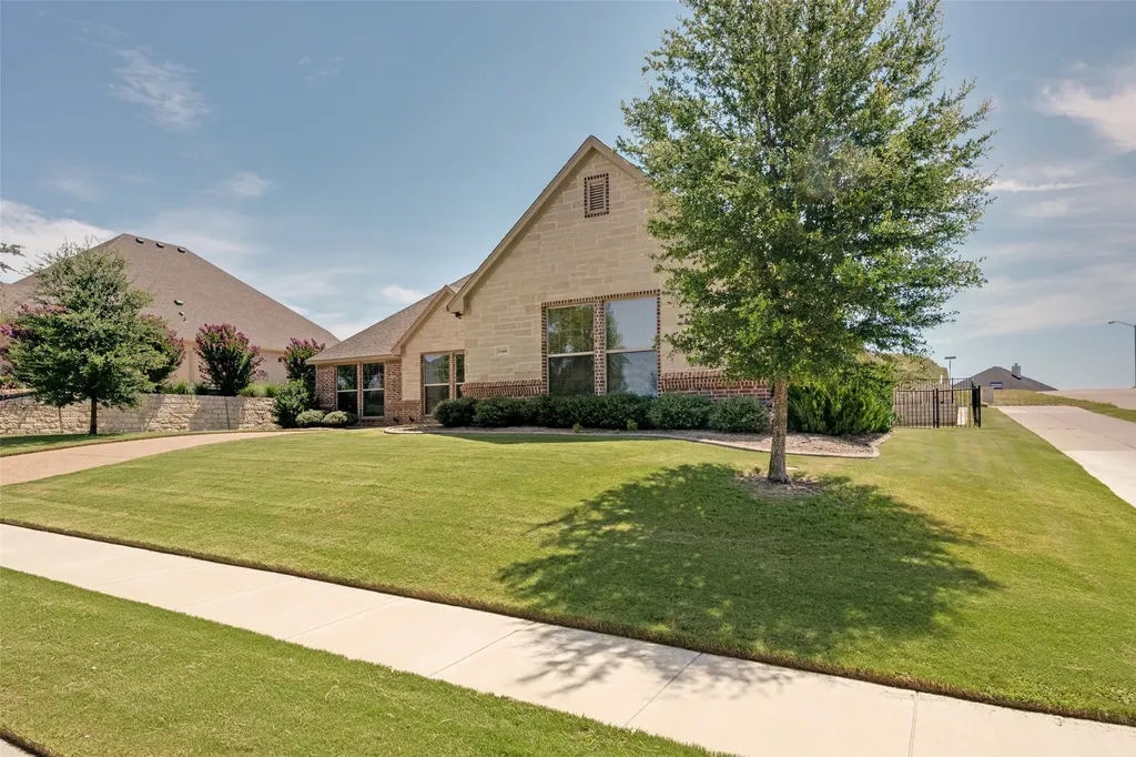 11049 Hawkins Home Boulevard Benbrook TX 76126