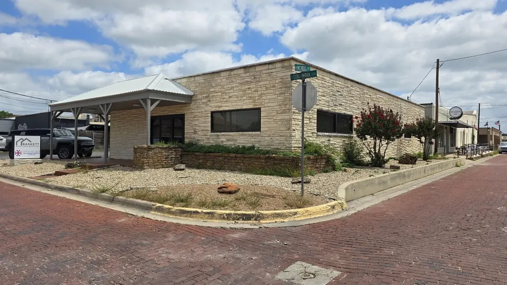 299 S Columbia Street Stephenville TX 76401